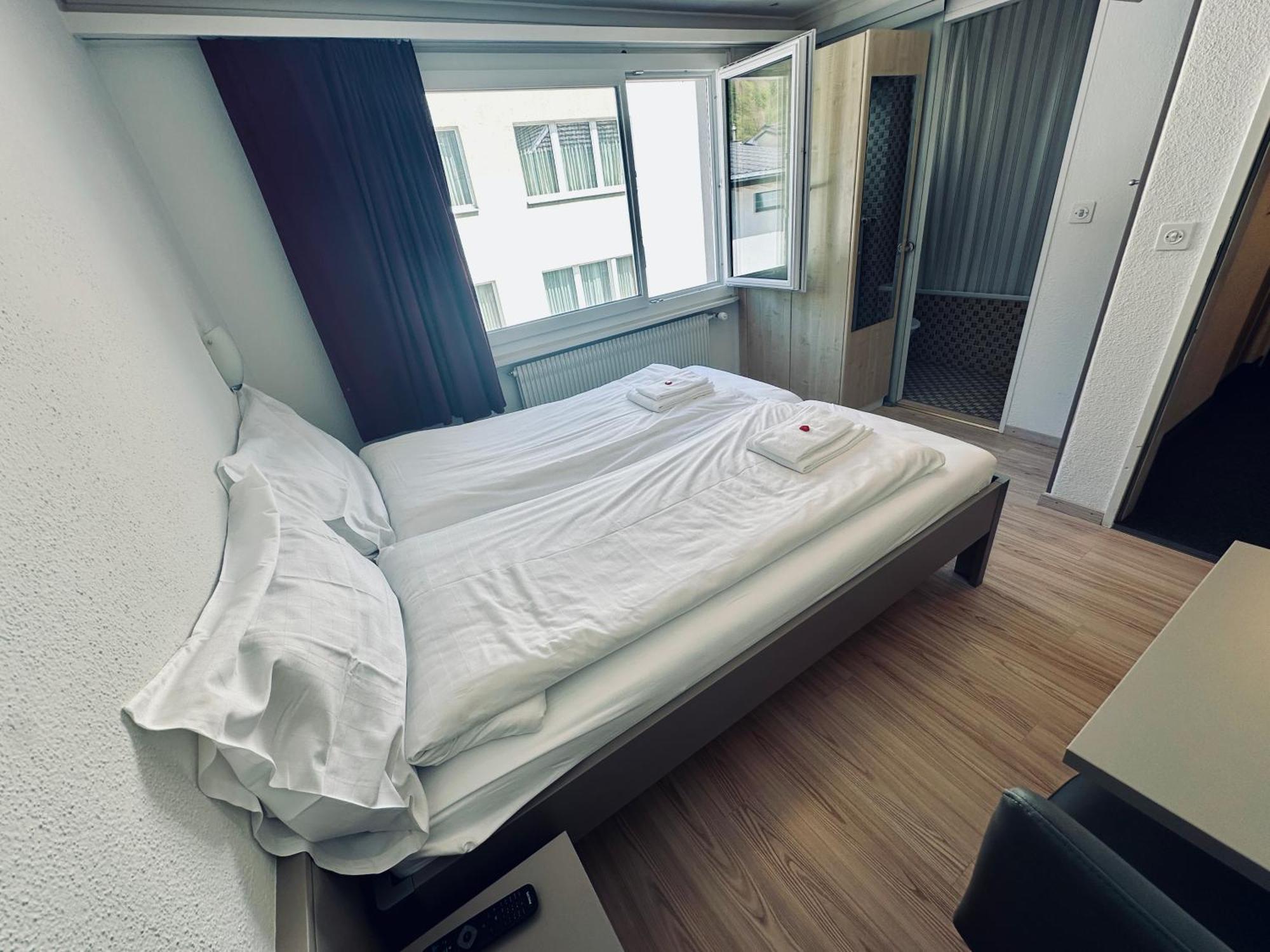 Hotel Rebstock Майринген Екстериор снимка