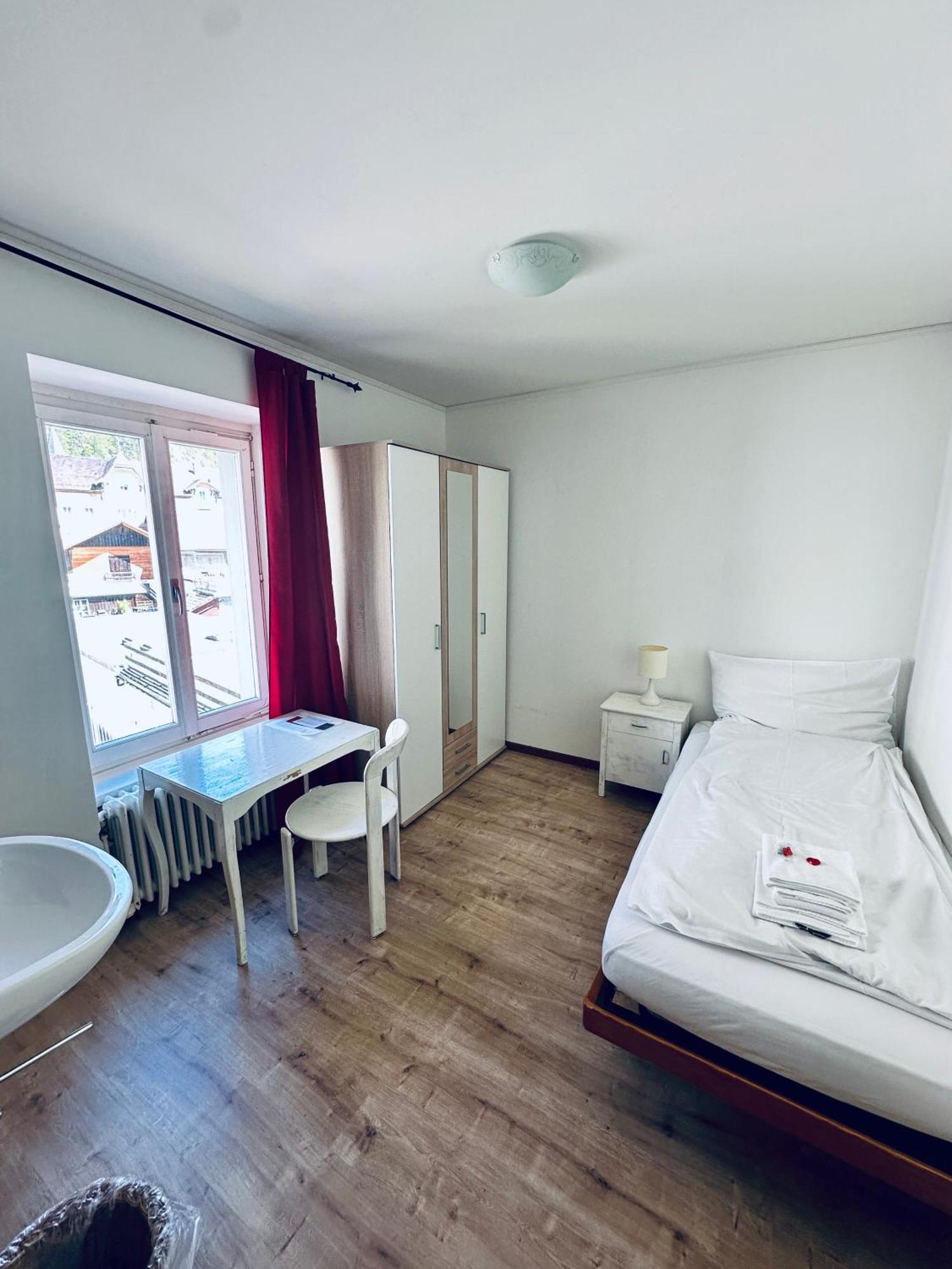 Hotel Rebstock Майринген Екстериор снимка